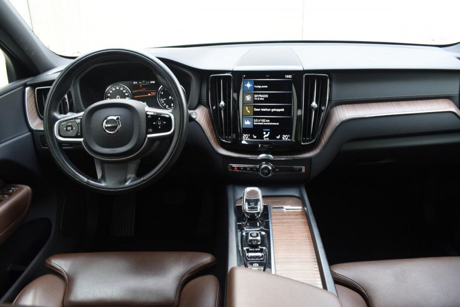 Volvo XC60 B5 264PK Automaat Inscription / Navigatie / 360 Camera / Adaptieve Cruise Control / Leder / LM Velgen / Trekhaak / Volvo XC60 B5 264PK Automaat Inscription / Navigatie / 360 Camera / Adaptieve Cruise Control / Leder / LM Velgen / Trekhaak /