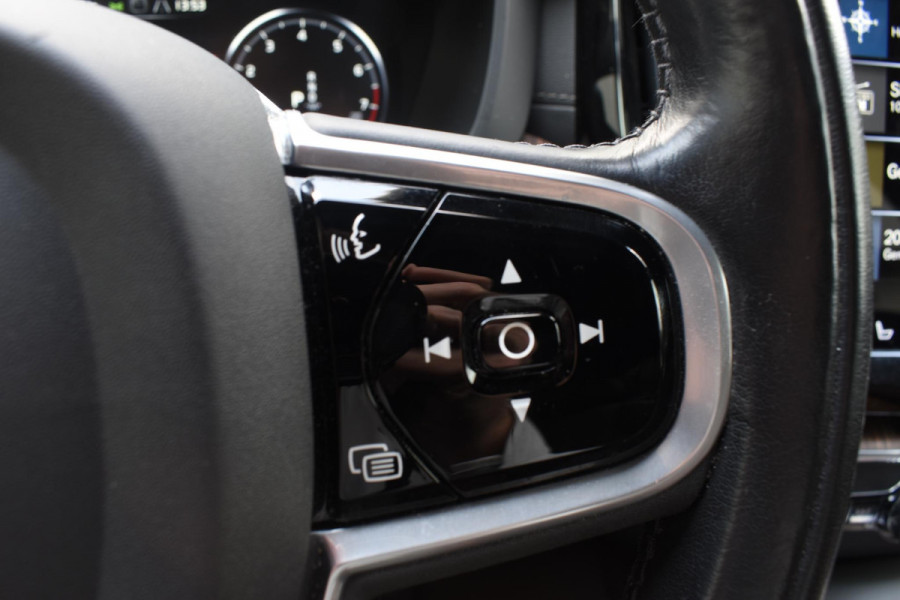 Volvo XC60 B5 264PK Automaat Inscription / Navigatie / 360 Camera / Adaptieve Cruise Control / Leder / LM Velgen / Trekhaak / Volvo XC60 B5 264PK Automaat Inscription / Navigatie / 360 Camera / Adaptieve Cruise Control / Leder / LM Velgen / Trekhaak /
