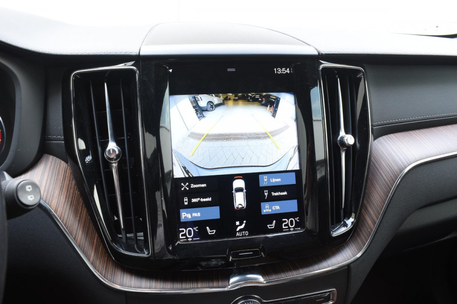 Volvo XC60 B5 264PK Automaat Inscription / Navigatie / 360 Camera / Adaptieve Cruise Control / Leder / LM Velgen / Trekhaak / Volvo XC60 B5 264PK Automaat Inscription / Navigatie / 360 Camera / Adaptieve Cruise Control / Leder / LM Velgen / Trekhaak /