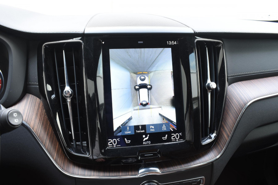 Volvo XC60 B5 264PK Automaat Inscription / Navigatie / 360 Camera / Adaptieve Cruise Control / Leder / LM Velgen / Trekhaak / Volvo XC60 B5 264PK Automaat Inscription / Navigatie / 360 Camera / Adaptieve Cruise Control / Leder / LM Velgen / Trekhaak /