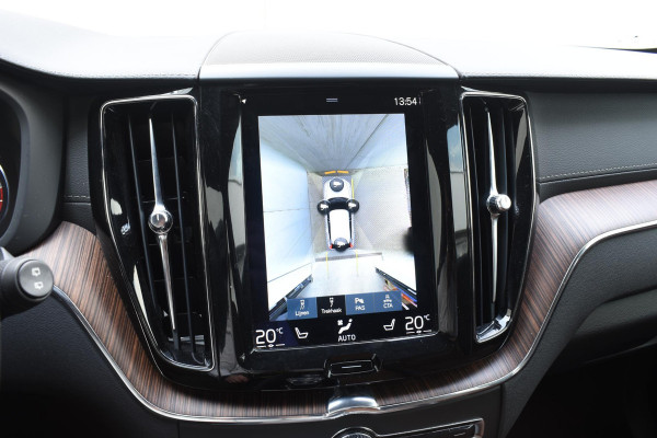 Volvo XC60 B5 264PK Automaat Inscription / Navigatie / 360 Camera / Adaptieve Cruise Control / Leder / LM Velgen / Trekhaak / Volvo XC60 B5 264PK Automaat Inscription / Navigatie / 360 Camera / Adaptieve Cruise Control / Leder / LM Velgen / Trekhaak /