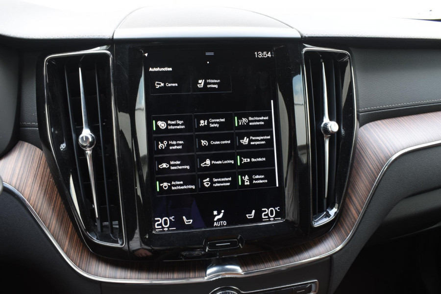 Volvo XC60 B5 264PK Automaat Inscription / Navigatie / 360 Camera / Adaptieve Cruise Control / Leder / LM Velgen / Trekhaak / Volvo XC60 B5 264PK Automaat Inscription / Navigatie / 360 Camera / Adaptieve Cruise Control / Leder / LM Velgen / Trekhaak /