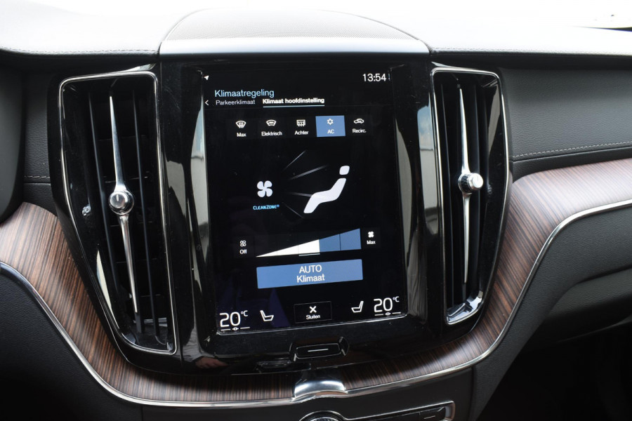 Volvo XC60 B5 264PK Automaat Inscription / Navigatie / 360 Camera / Adaptieve Cruise Control / Leder / LM Velgen / Trekhaak / Volvo XC60 B5 264PK Automaat Inscription / Navigatie / 360 Camera / Adaptieve Cruise Control / Leder / LM Velgen / Trekhaak /