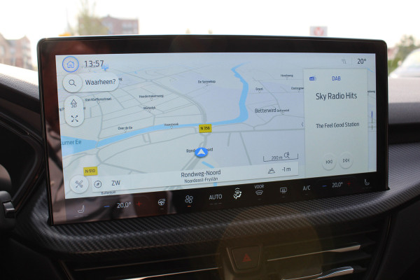Ford Kuga 2.5 PHEV ST-Line X , 2100kg Trekhaak , Nieuw model Panorama/schuifkantel dak , Trekhaak  , AGR stoelen voor 360graden camera , Winter pack , Head Up display