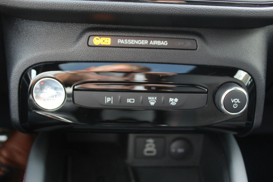 Ford Kuga 2.5 PHEV ST-Line X , 2100kg Trekhaak , Nieuw model Panorama/schuifkantel dak , Trekhaak  , AGR stoelen voor 360graden camera , Winter pack , Head Up display