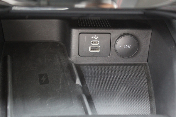 Ford Kuga 2.5 PHEV ST-Line X , 2100kg Trekhaak , Nieuw model Panorama/schuifkantel dak , Trekhaak  , AGR stoelen voor 360graden camera , Winter pack , Head Up display
