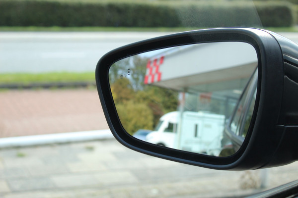 Ford Kuga 2.5 PHEV ST-Line X , 2100kg Trekhaak , Nieuw model Panorama/schuifkantel dak , Trekhaak  , AGR stoelen voor 360graden camera , Winter pack , Head Up display
