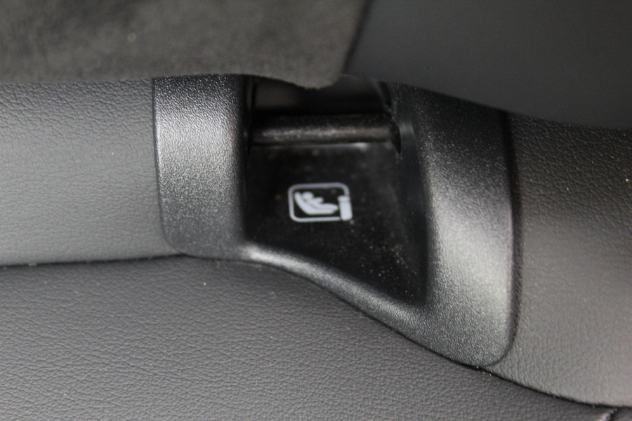 Ford Kuga 2.5 PHEV ST-Line X , 2100kg Trekhaak , Nieuw model Panorama/schuifkantel dak , Trekhaak  , AGR stoelen voor 360graden camera , Winter pack , Head Up display