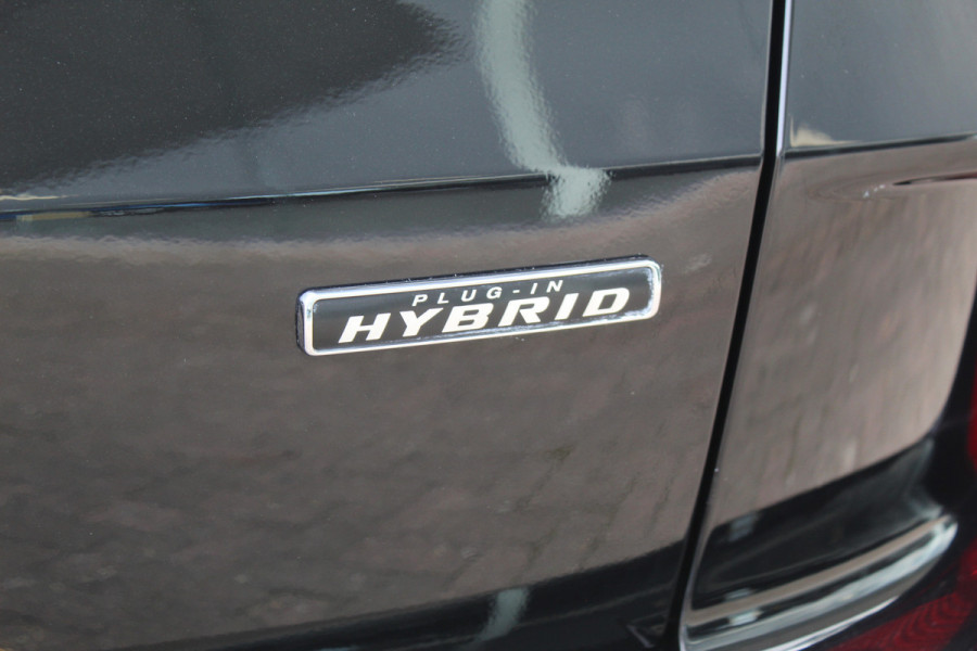 Ford Kuga 2.5 PHEV ST-Line X , 2100kg Trekhaak , Nieuw model Panorama/schuifkantel dak , Trekhaak  , AGR stoelen voor 360graden camera , Winter pack , Head Up display