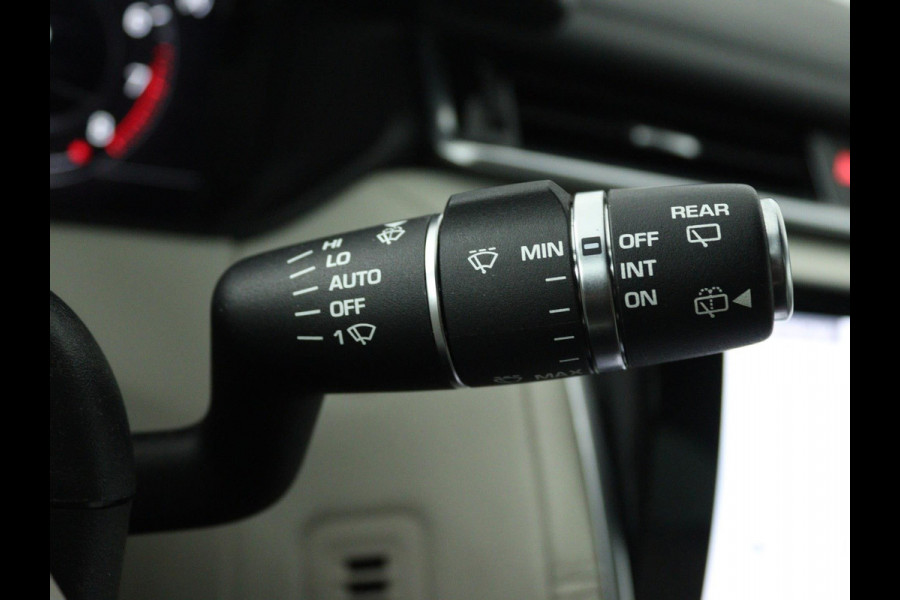 Land Rover Range Rover Velar 2.0 P250 Turbo AWD R-Dynamic HSE | NL-AUTO | PANO | MERIDIAN | CARPLAY | STOELVERW/VERKOEL |