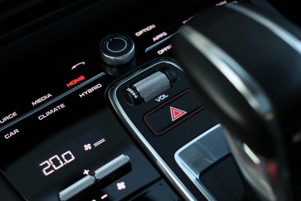 Porsche Cayenne Coupé 3.0 E-Hybrid *Pano*Sport Design*360 Camera*Soft-Close*Bose*
