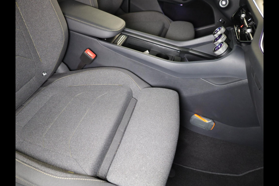 Škoda Kodiaq 1.5 TSI MHEV Business Edition 7p. 150 pk Automaat (DSG) | 7-Persoons | Verlengde garantie | Navigatie | Trekhaak (wegklapbaar) | Parkeersensoren | Achteruitrijcamera | Matrix LED koplampen |