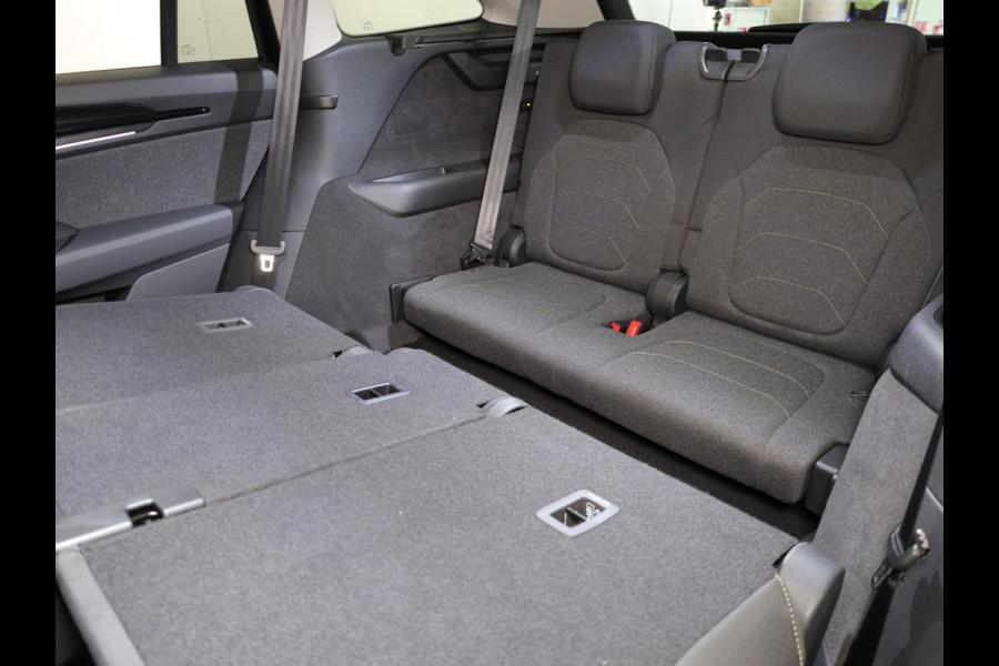 Škoda Kodiaq 1.5 TSI MHEV Business Edition 7p. 150 pk Automaat (DSG) | 7-Persoons | Verlengde garantie | Navigatie | Trekhaak (wegklapbaar) | Parkeersensoren | Achteruitrijcamera | Matrix LED koplampen |