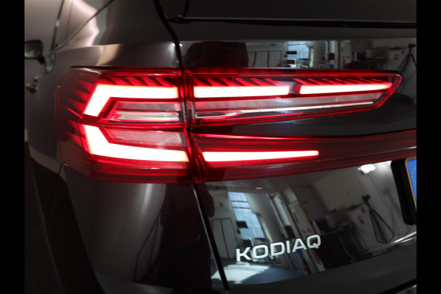 Škoda Kodiaq 1.5 TSI MHEV Business Edition 7p. 150 pk Automaat (DSG) | 7-Persoons | Verlengde garantie | Navigatie | Trekhaak (wegklapbaar) | Parkeersensoren | Achteruitrijcamera | Matrix LED koplampen |