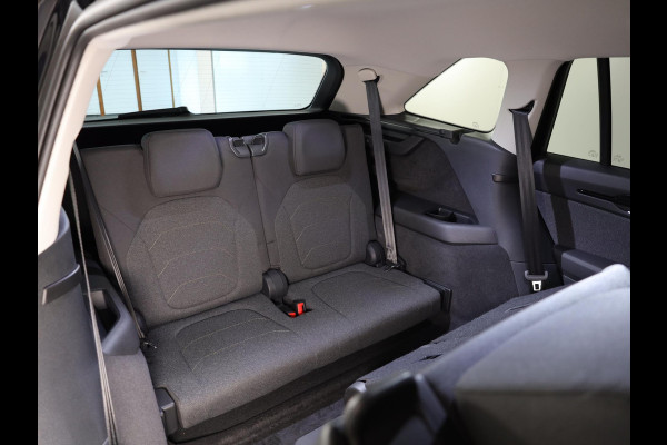 Škoda Kodiaq 1.5 TSI MHEV Business Edition 7p. 150 pk Automaat (DSG) | 7-Persoons | Verlengde garantie | Navigatie | Trekhaak (wegklapbaar) | Parkeersensoren | Achteruitrijcamera | Matrix LED koplampen |