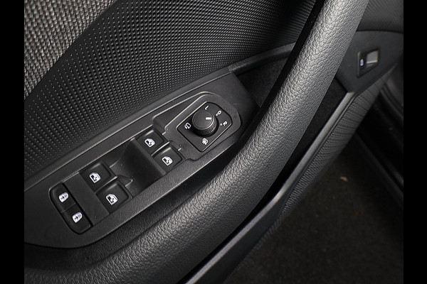 Škoda Kodiaq 1.5 TSI MHEV Business Edition 7p. 150 pk Automaat (DSG) | 7-Persoons | Verlengde garantie | Navigatie | Trekhaak (wegklapbaar) | Parkeersensoren | Achteruitrijcamera | Matrix LED koplampen |