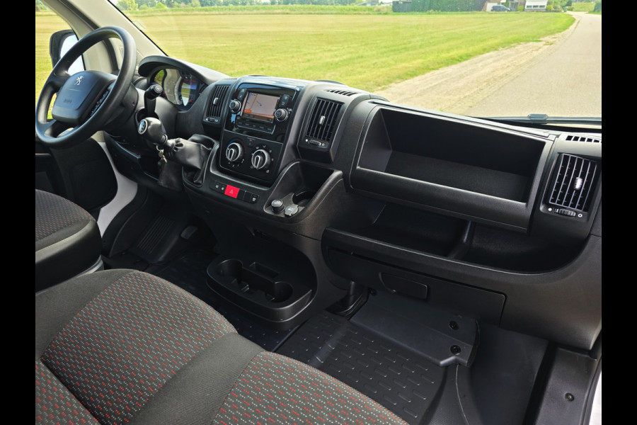 Peugeot Boxer 435 2.2 BlueHDi Bakwagen + laadklep - 165 Pk - Euro 6 - Airco - Cruise Control