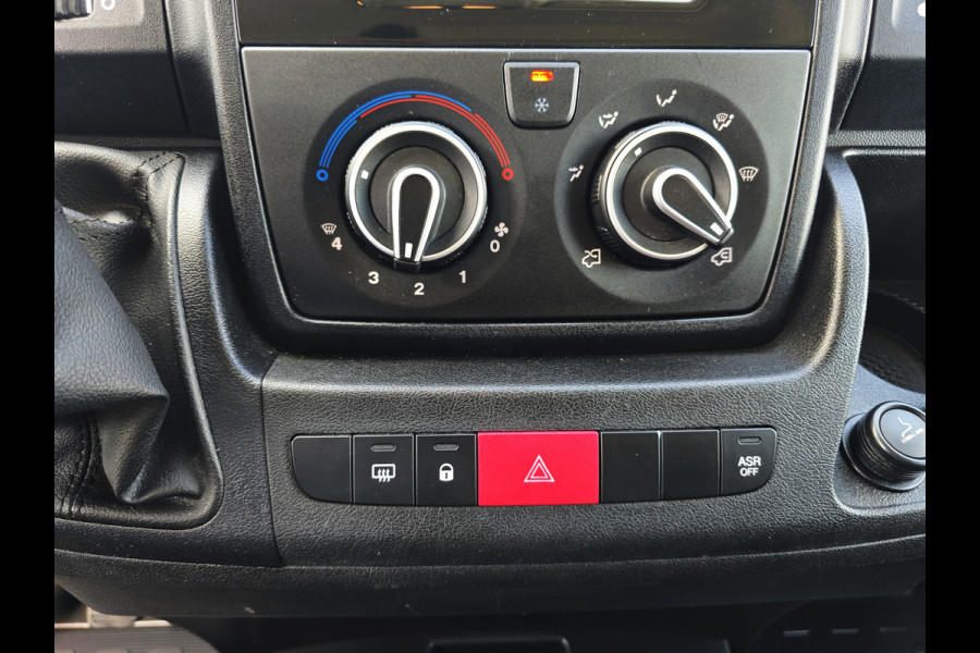 Peugeot Boxer 435 2.2 BlueHDi Bakwagen + laadklep - 165 Pk - Euro 6 - Airco - Cruise Control