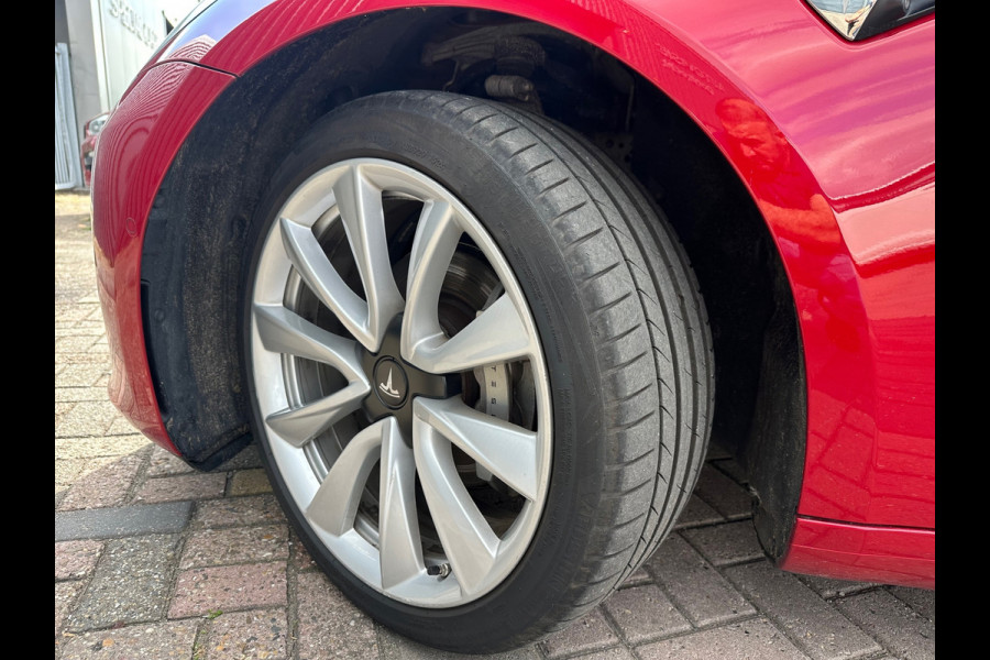 Tesla Model 3 Long Range AWD 75 kWh SOH 89€