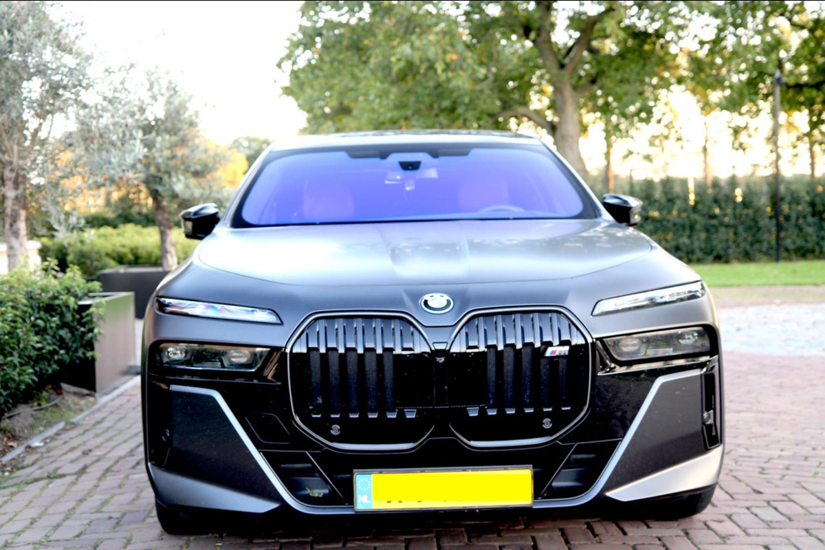 BMW i7 M70 | Fabrieksgarantie 6 jaar| 22 inch | FULL OPTION|NWSTAAT.| Glasscoating|