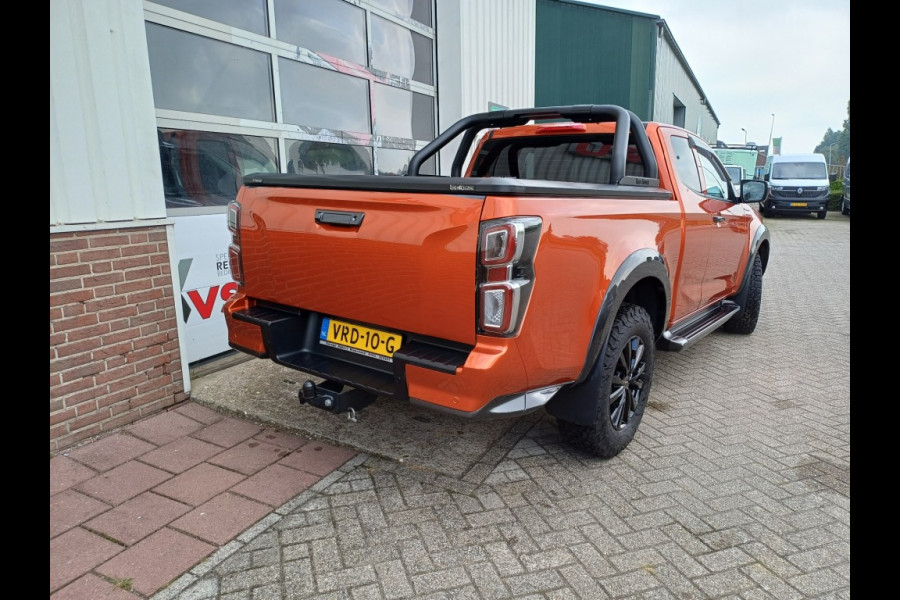 Isuzu D-max Extented Cab V-Cross 4WD AT Webasto 8000 Km 06-22