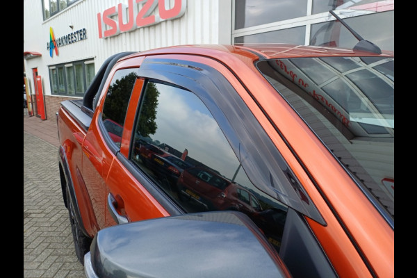 Isuzu D-max Extented Cab V-Cross 4WD AT Webasto 8000 Km 06-22