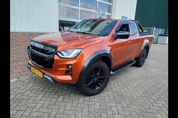 Isuzu D-max Extented Cab V-Cross 4WD AT Webasto 8000 Km 06-22