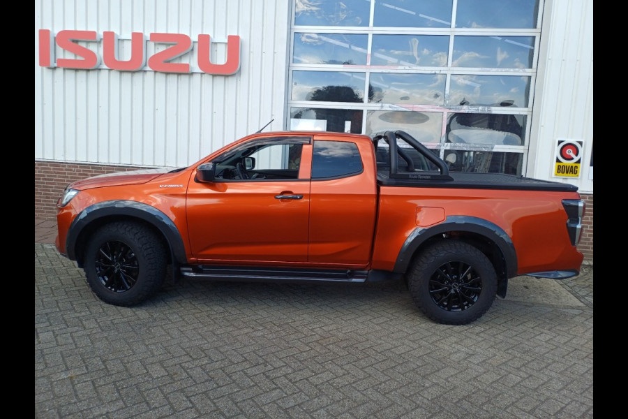 Isuzu D-max Extented Cab V-Cross 4WD AT Webasto 8000 Km 06-22