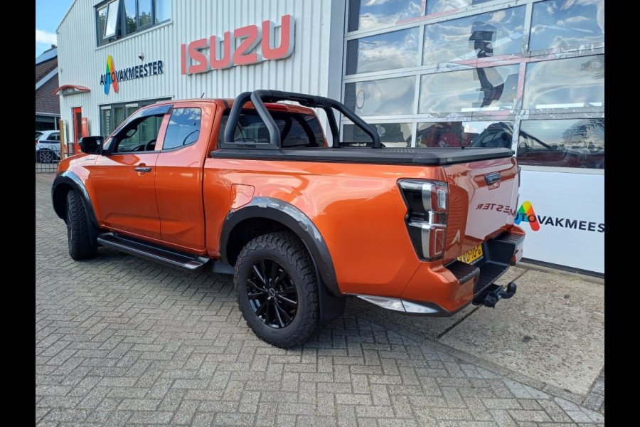 Isuzu D-max Extented Cab V-Cross 4WD AT Webasto 8000 Km 06-22