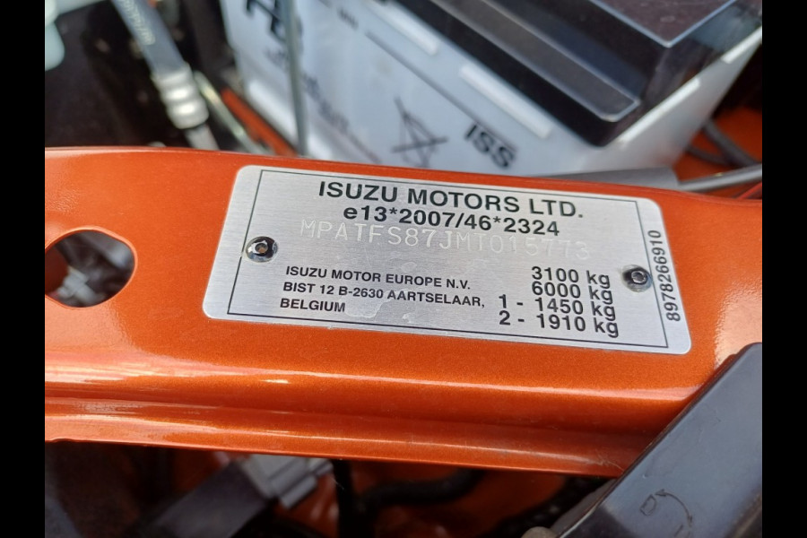 Isuzu D-max Extented Cab V-Cross 4WD AT Webasto 8000 Km 06-22