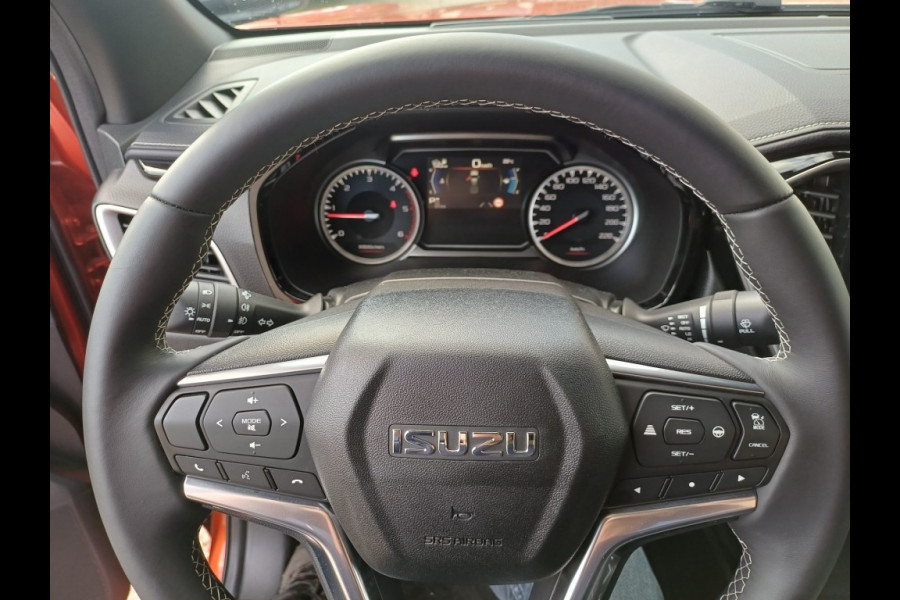 Isuzu D-max Extented Cab V-Cross 4WD AT Webasto 8000 Km 06-22