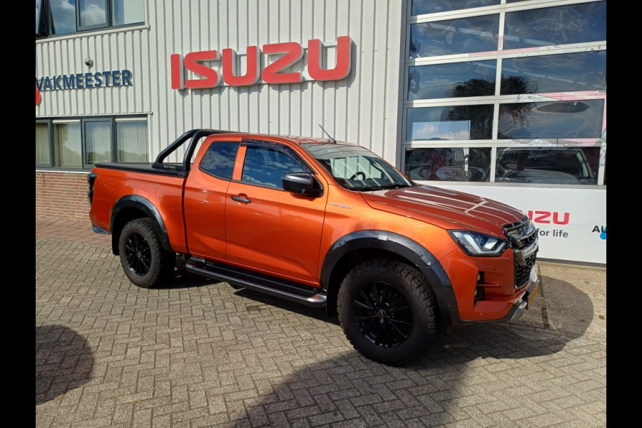 Isuzu D-max Extented Cab V-Cross 4WD AT Webasto 8000 Km 06-22