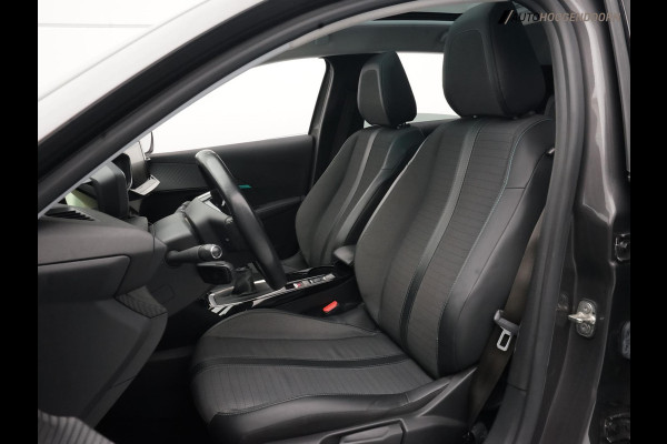 Peugeot 208 1.2 PureTech Allure (APPLE CARPLAY,LED,PANORAMA,STUURVERWARMING,3D-DISPLAY,CAMERA,TREKHAAK,LM-VELGEN,CRUISE,CLIMATE)