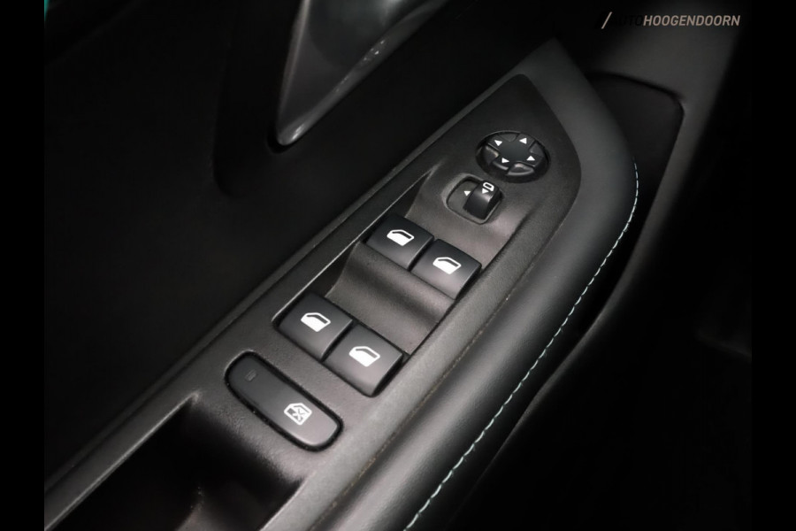 Peugeot 208 1.2 PureTech Allure (APPLE CARPLAY,LED,PANORAMA,STUURVERWARMING,3D-DISPLAY,CAMERA,TREKHAAK,LM-VELGEN,CRUISE,CLIMATE)