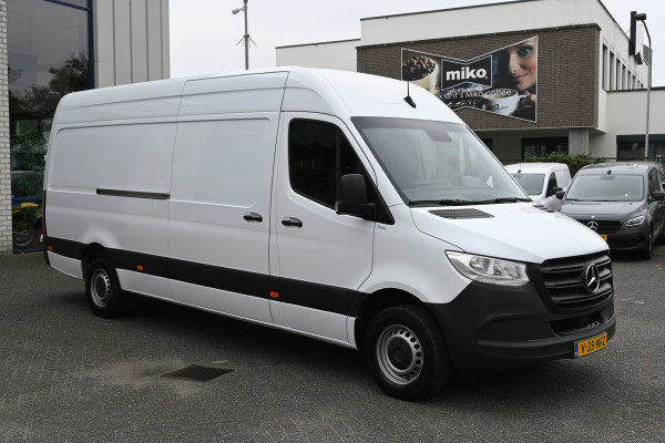 Mercedes-Benz Sprinter 317 CDI L3H2 RWD 3500 kg Trekhaak, Geveerde stoel, MBUX met camera Mercedes-Benz Sprinter 317 CDI L3H2 RWD 3500 kg Trekhaak, Geveerde stoel, MBUX met camera