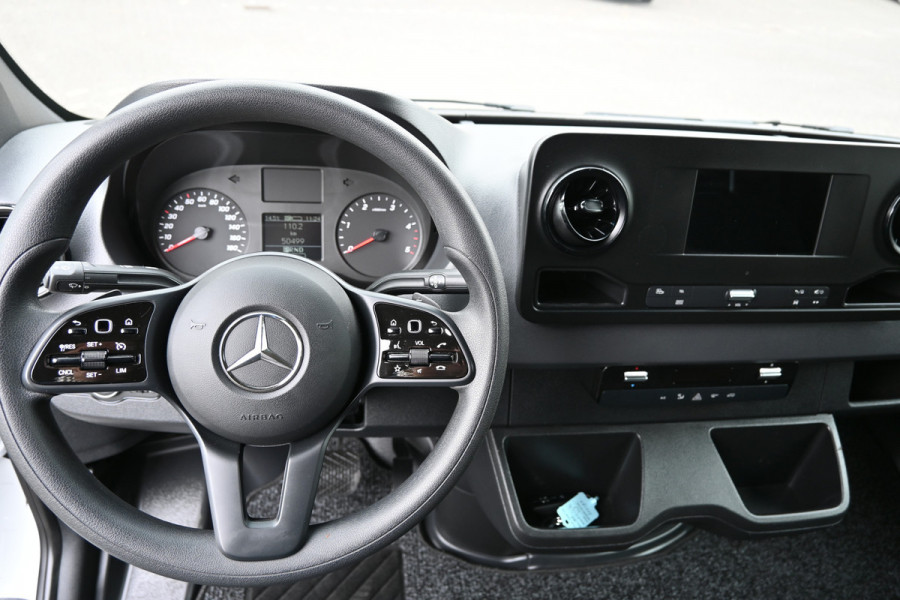 Mercedes-Benz Sprinter 317 CDI L3H2 RWD 3500 kg Trekhaak, Geveerde stoel, MBUX met camera Mercedes-Benz Sprinter 317 CDI L3H2 RWD 3500 kg Trekhaak, Geveerde stoel, MBUX met camera