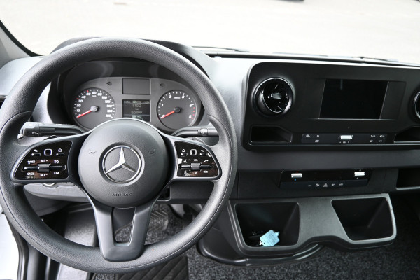 Mercedes-Benz Sprinter 317 CDI L3H2 RWD 3500 kg Trekhaak, Geveerde stoel, MBUX met camera Mercedes-Benz Sprinter 317 CDI L3H2 RWD 3500 kg Trekhaak, Geveerde stoel, MBUX met camera