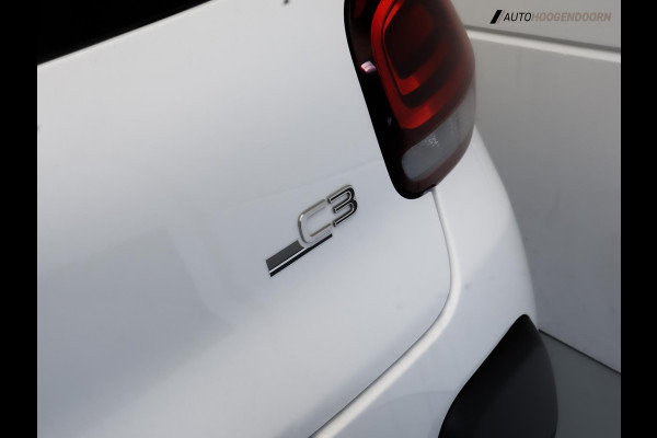 Citroën C3 1.2 PureTech Shine Origins (APPLE CARPLAY,LED,NAVIGATIE,STOELVERWARMING,CAMERA.LM-VELGEN,CRUISE,CLIMATE,NIEUWE APK)