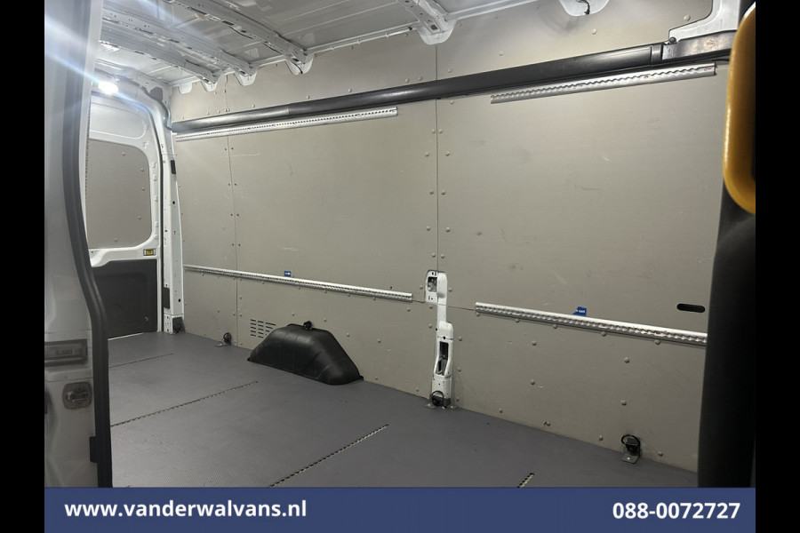 Ford Transit 2.0 TDCI 131pk L4H3 Jumbo Euro6 Airco | Camera | Cruisecontrol | Verwarmde voorruit | Bijrijdersbank Parkeersensoren, 270 gr. achterdeuren