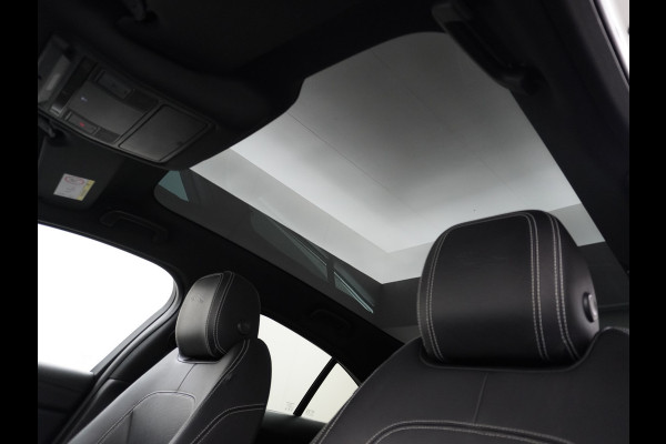 Jaguar I-PACE EV400 First Edition HSE 90kWh AWD Luchtvering Meridian®-Surround Audio Leder Memory Panoramadak 360°Camera Adap.Cruise Apple Car Lmv 22" DAB Bluetooth Led Stuur-Stoel-Achterbank-Voorruitverwarming Elek.Achterklep Zeer compleet, nieuwprijs €107.035 Origineel Nederlandse Auto