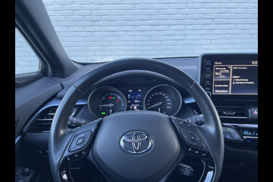 Toyota C-HR 2.0 Hybrid Team D Bi-Tone | CarPlay | ACC | Camera | LED | DAB+ | Keyless
