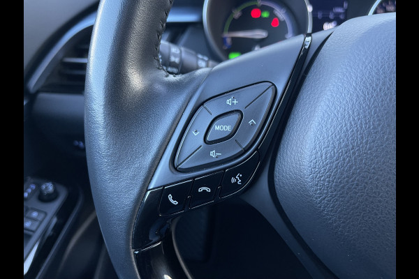 Toyota C-HR 2.0 Hybrid Team D Bi-Tone | CarPlay | ACC | Camera | LED | DAB+ | Keyless