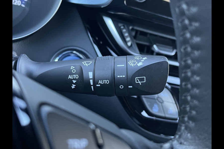 Toyota C-HR 2.0 Hybrid Team D Bi-Tone | CarPlay | ACC | Camera | LED | DAB+ | Keyless