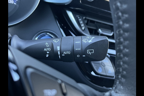 Toyota C-HR 2.0 Hybrid Team D Bi-Tone | CarPlay | ACC | Camera | LED | DAB+ | Keyless