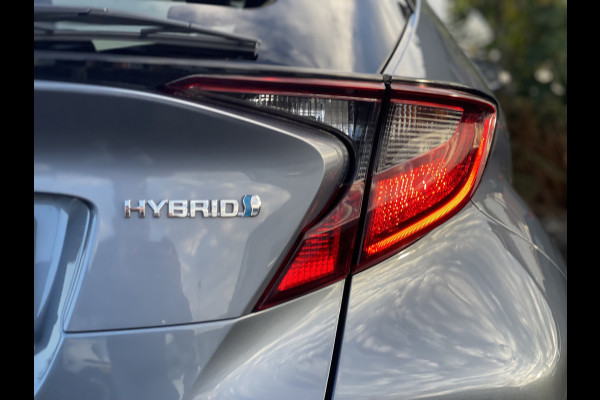 Toyota C-HR 2.0 Hybrid Team D Bi-Tone | CarPlay | ACC | Camera | LED | DAB+ | Keyless