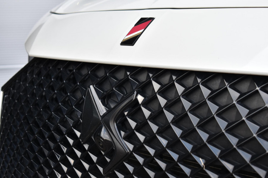 DS 7 Crossback 1.6 Turbo Plugin-Hybrid 225PK Aut. Performance Line + | Navi | 360 Camera | Stoelverwa. | Incl. Garantie DS 7 Crossback 1.6 Turbo Plugin-Hybrid 225PK Aut. Performance Line + | Navi | 360 Camera | Stoelverwa. | Incl. Garantie
