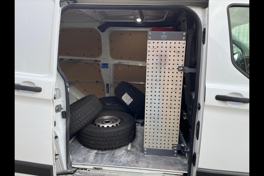 Ford Transit Custom 300 2.0 TDCI L2H1 Trend / Camera / Sync 3 / Dealer onderhouden
