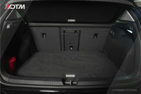 Volkswagen Golf 1.5 eTSI 1st Edition | Pano | IQ |