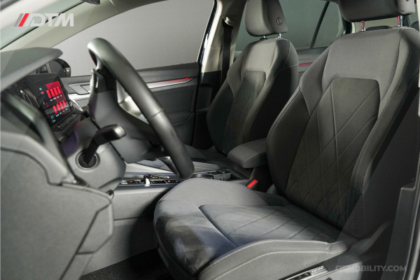 Volkswagen Golf 1.5 eTSI 1st Edition | Pano | IQ |