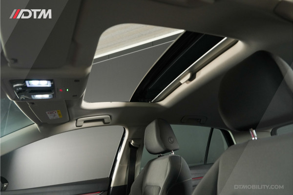 Volkswagen Golf 1.5 eTSI 1st Edition | Pano | IQ |